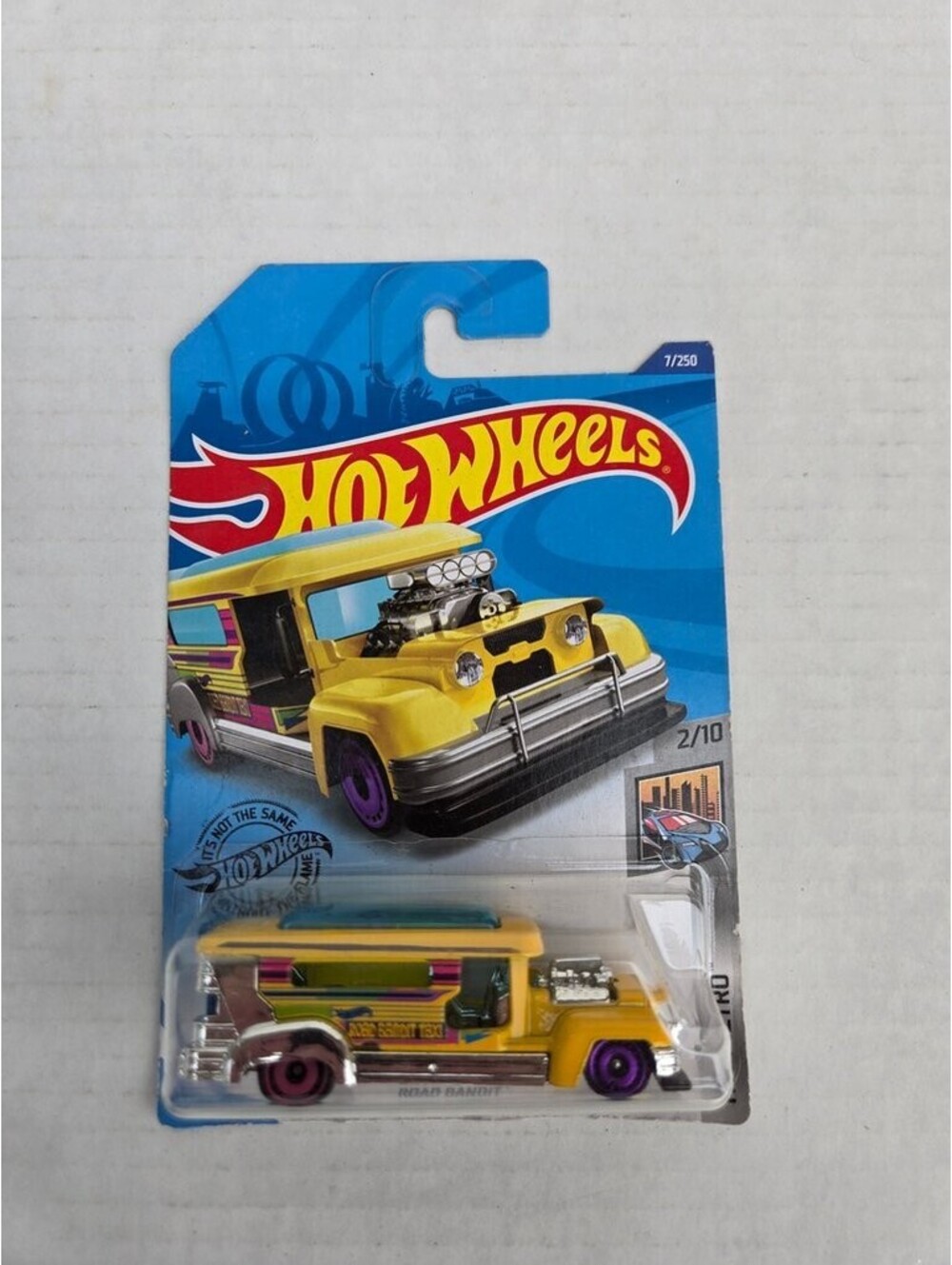 Hot Wheels Road Bandit HW Metro 2/10 Die-Cast Car